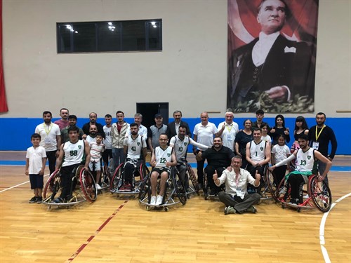 Tekerlekli Sandalye Basketbol 1.Lig Müsabakası  Başiskele Spor Salonunda Oynandı